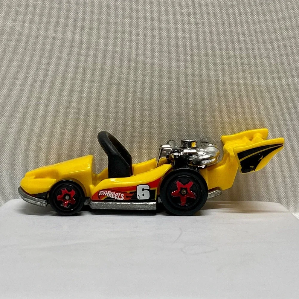 Hot Wheels Let's GO! Die-cast Car 1:64 Yellow Black Red Malaysia HW 2013